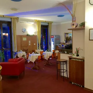 3* Hotel Royal